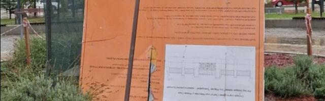 U Kuršumliji rade spomenik, a piše da je reč o ogradi porte crkve u NS?