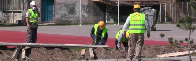 U Srbiji 700.000 ljudi radi na određeno, na povremenim poslovima ili na crno