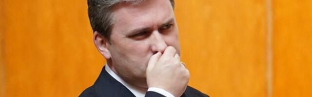 Selaković kao žrtveno jagnje, Mali nedodirljiv: Kako SNS čuva ključne ljude?