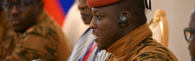 Лидер Буркине Фасо: Људи морају да забораве на демократију, она нас убија