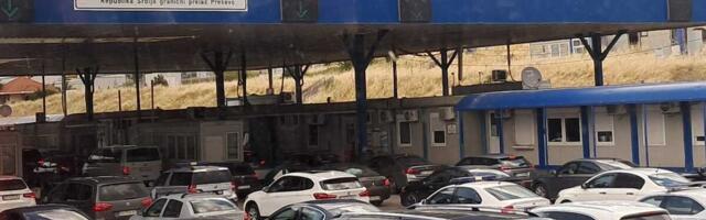 GUŽVE NA GRANIČNIM PRELAZIMA! Evo gde se čeka i do SAT VREMENA, vozači na oprezu