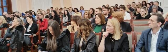 Održana tribina “Mladost za budućnost”