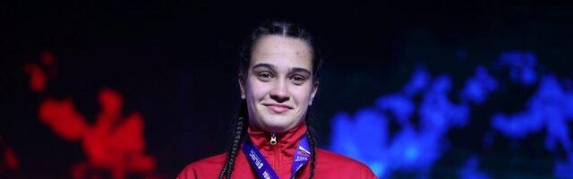 SLEDI PARIZ: Srpkinja postala šampionka Evrope u boksu sa 19 godina!