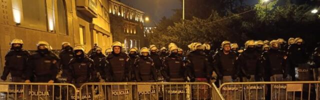 Zašto više NE SMEŠ da priđeš policajcu u Srbiji?