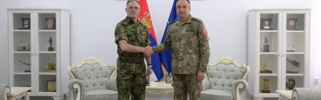 Генерал Милан Мојсиловић са командантом Кфора  о безбедности на КиМ