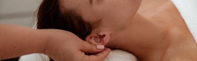 Zašto bi trebalo da masirate uši svaki dan?