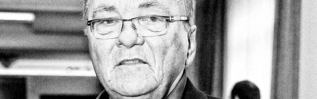 RADIO KAO DOMAR, SA ŽENOM STAO PRED OLTAR U 7. DECENIJI: Težak život našeg pevača kome sin nije došao na sahranu