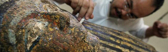 TAJNA GROBNICA IZ DREVNOG EGIPTA Arheolozi kod Luksora pronašli 22 oslikana drvena kovčega, a u njima…