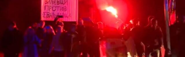 Novopazarski studenti na Divčibarama dočekani uz baklje (VIDEO)