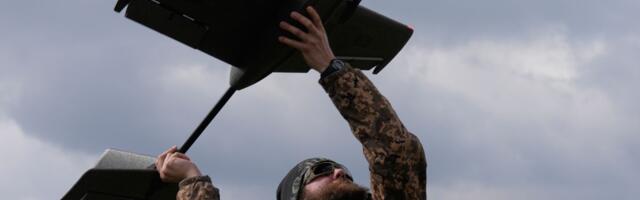 Kako preživiti kada vas juri dron ubica? Novinari u simulaciji "zone smrti" u Ukrajini