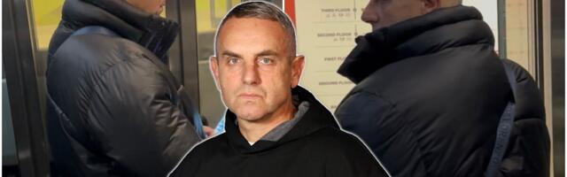 IVAN GAVRILOVIĆ SE ZBUNIO U LIFTU, PA ISTRČAO NAPOLJE! Uhvatili smo densera u šoping centru - Njegova faca govori sve (KURIR PAPARACO)