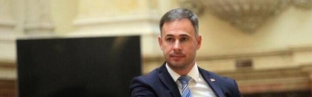 "Samo u Srbiji građani iz svog džepa plaćaju šefove klanova"