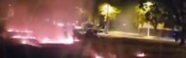 Granatama i Molotovljevim koktelima na policiju (FOTO, VIDEO)