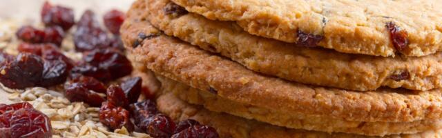 Ovseni keks sa brusnicama