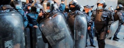 Uhapšeno 10 jermenskih opozicionara nakon nereda na protestima