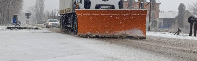 Zabranjen saobraćaj za šlepere i kamione na više od 50 putnih pravaca