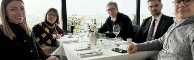 Vučić se oglasio sa Petrovaradinske tvrđave: “Uz čašu domaćeg sivog pinoa, bistrimo svetsku politiku”