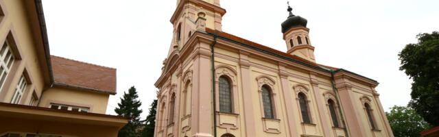 Geografski ne pripada Srpskoj Svetoj Gori, ali je duhovno njen deo: U njemu su čuvane mošti ovih svetaca