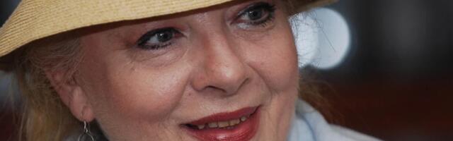 "KRENUO JE DA ME OTKOPČAVA I DA PROBA DA ME SKINE" Potresna ispovest Radmile Živković o traumi na snimanju i brutalnoj osveti slavnom kolegi, a evo šta komšije danas kažu o bolu njene ćerke i napuštenom stanu!