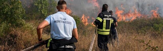 NAJJAČI KAD JE NAJTEŽE: Pogledajte šta su građani uradili dok su meštani sa vatrogascima gasili požar u Crnoj Gori (VIDEO)
