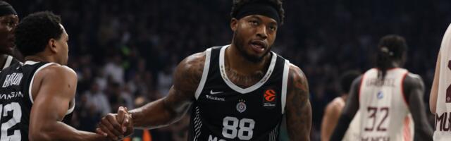 Neviđene scene u Areni! Grobari zvižde na svaki koš svojih košarkaša, samo jednom igraču aplaudiraju