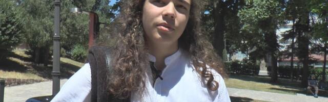 LAZAR (13) OTIŠAO DA SE ŠIŠA PO PRVI PUT, PA IZNENADIO I ŠOKIRAO SVE! Njegov potez nikoga nije ostavio ravnodušnim: Na internetu sam video za ovo! (FOTO)