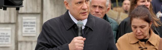 Boris Tadić zaplakao na Duletovoj sahrani: "Nadam se da će jedna ulica poneti njegovo ime"
