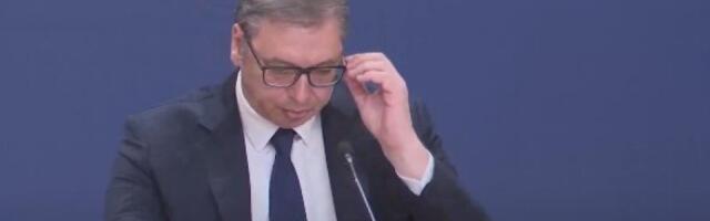 "SVE JE DOBRO PRIPREMLjENO": Vučić o zapleni oružja i molotovljevih koktela ispred zgrade RTS-a: