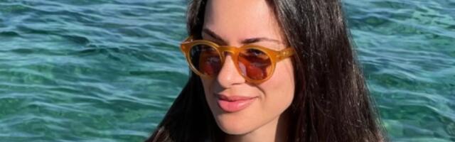 Dragana Kosjerina u topu i šortsu OBARA S NOGU: Voditeljka pozirala na moru i mreže su proključale (FOTO)