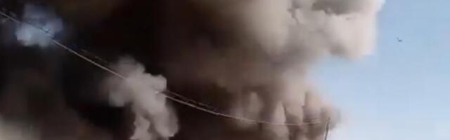 BUKTI KRVAVI "PROKSI" RAT PORED NAJVAŽNIJEG MORSKOG PUTA! Dve regionalne vojne sile ukrstile MAČEVE, objavljeni zastrašujući snimci BORBI! (MAPA/VIDEO)