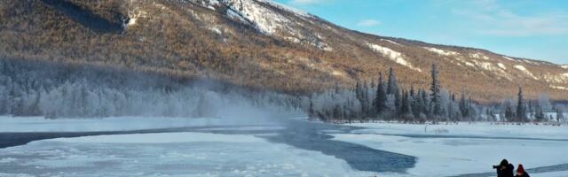 Turisti uživali u zimskom krajoliku, a onda je sve počelo da puca: Nastala opšta panika i bežanija!