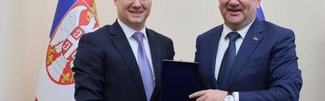 Popović: Srbiji potrebni najjeftiniji ruski gas i nafta za stabilno snabedavnje