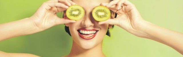 MANJE JE VIŠE! Zašto je OPASNO držati masku za lice DUŽE VREME?