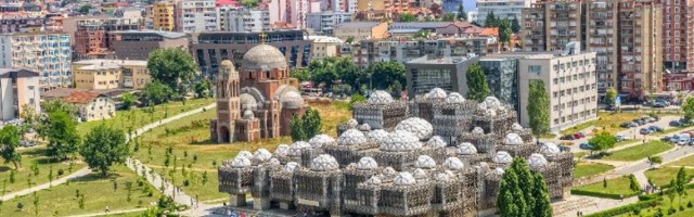 Na Kosovu raste broj novozaraženih, od vakcine ni traga