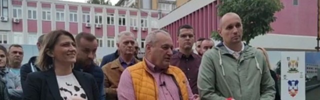 "Vesićevi bunari vidljivi samo za članove SNS"