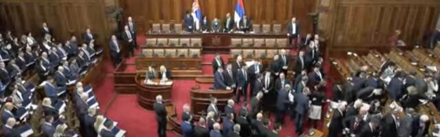 Opozicija odbila da položi zakletvu, poručuju da ne žele da poštuju Ustav i služe istini i pravdi!