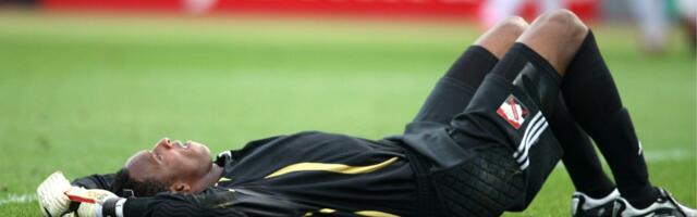 Legendarni as Premijer lige otkrio tešku dijagnozu: Šaka se bori da spasi život!