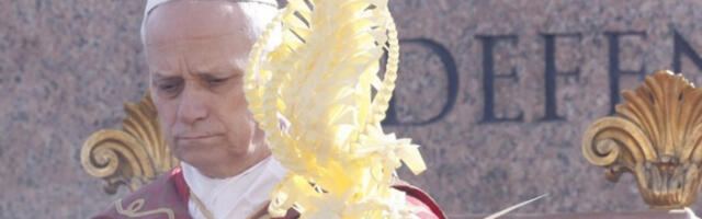 Папа Лав  прославио Цветну недељу у Ватикану пред десетинама хиљада верника