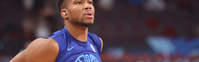 Šok, najveći NBA transfer stopiran u poslednji čas: Nikola mogao da zaigra za Janisom Adetokumbom!