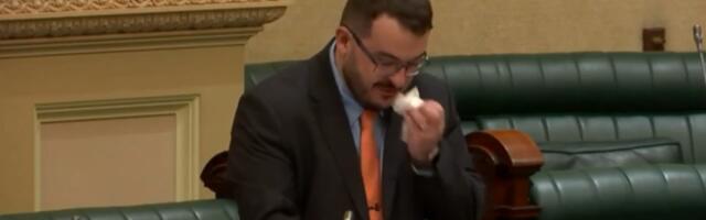 Gore je nego što mislite! Izabran na listi protiv migranata, a onda otkrio ko mu greje krevet - Glasači dobili prevaru života (VIDEO)