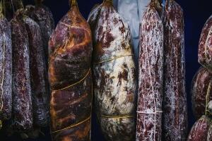 Домаћину из Бреснице код Чачака украдено скоро 300 килограма меса