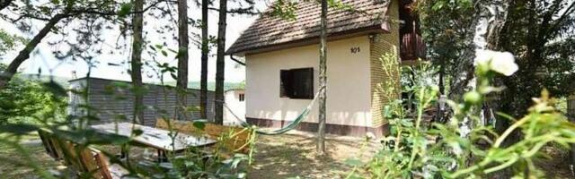 FOTO, VIDEO: Prodaje se vikendica na Fruškoj gori – za potpuni doživljaj prirode