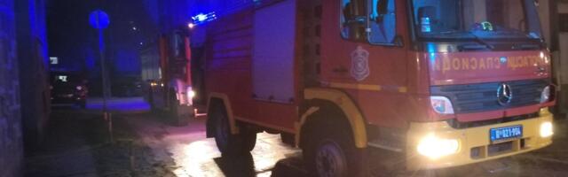 Goreo stan u Ulici Nikole Pašića, kragujevački vatrogasci spasili tri osobe iz požara