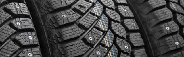 Zašto nove gume imaju pruge u boji na gaznom sloju? Značenje koje mnogi vozači ne znaju