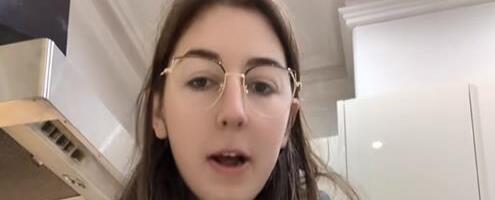 Pogledala rodni list posle 15 godina, pa uočila grešku: "Iznenađena sam što moja mama nije primetila" (VIDEO)