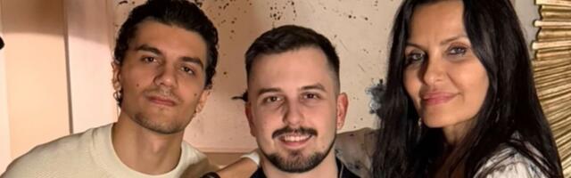 U domu Elene Karić veliko slavlje: Dizajnerka sedi u krilu sinu kojeg je dobila sa biznismenom - puca od sreće