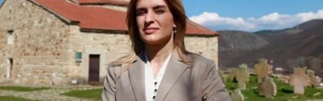 DREVNA SVETINJA KOJA PODSEĆA NA DUHOVNE I IDENTITETSKE KORENE: Ministarka Stamenkovski posetila Petrovu crkvu u starom Rasu