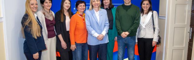 Мацура у посети Кладову представила пројекте за оснаживање жена