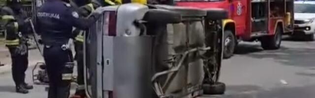 Prevrnuo se automobil, povređena žena