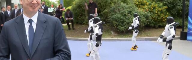 Roboti u Kini zaigrali srpsko kolo: Ovo morate da vidite (VIDEO)